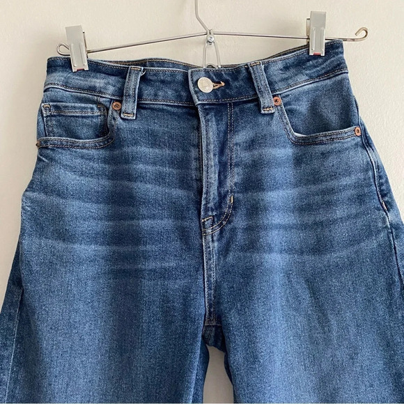 AMERICAN Eagle High Rise Mom Jean  Medium wash Size 00 Short - Picture 5 of 13